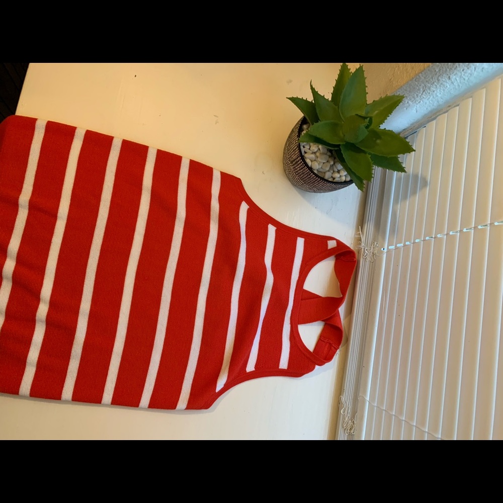 Banana Republic red and white knit sleeveless top